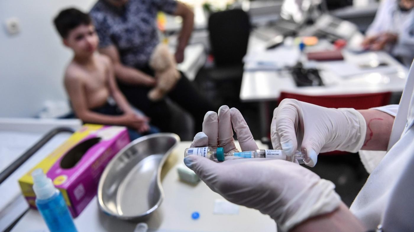 Vaccini, Martina lancia petizione per evitare proroga. Regioni pronte a intervenire con leggi proprie