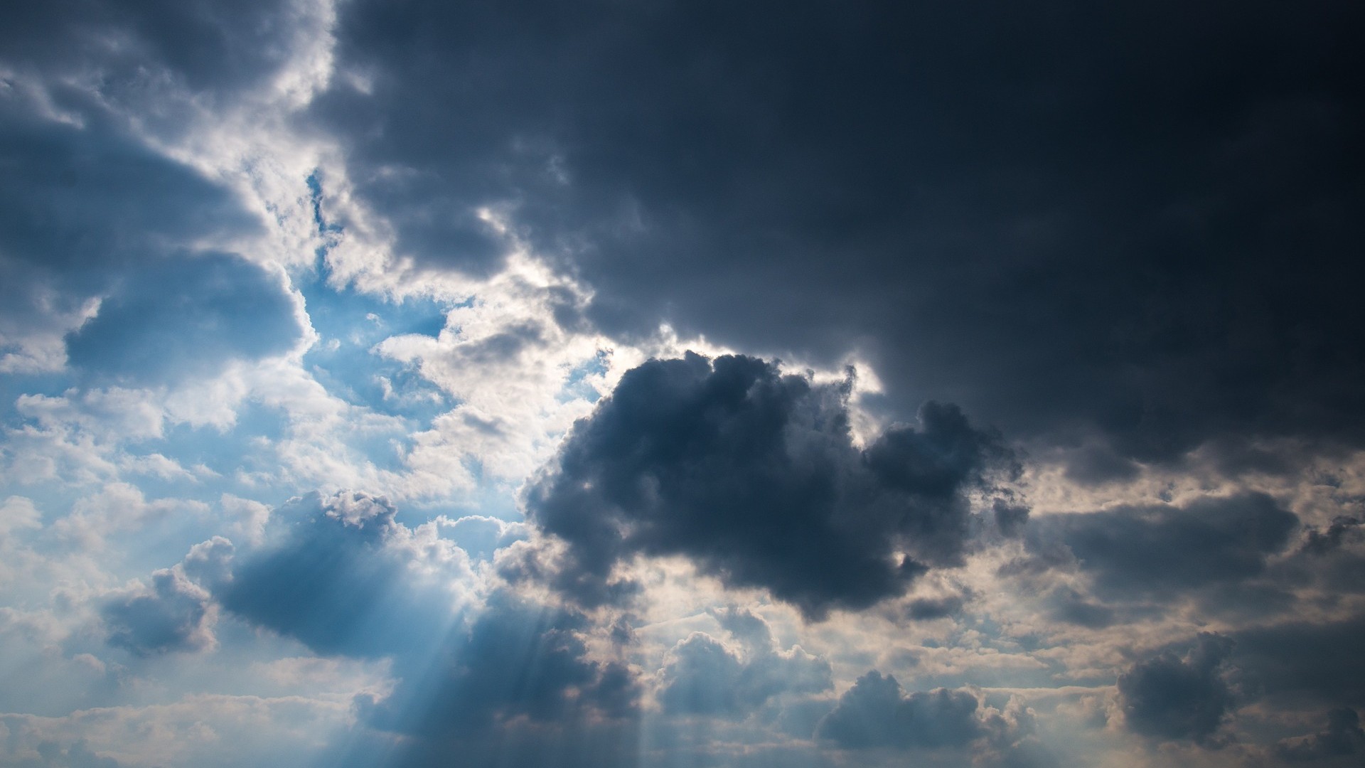 Nubi e pioggia, stelle ‘nascoste’ a San Lorenzo: il meteo del 10-11 agosto