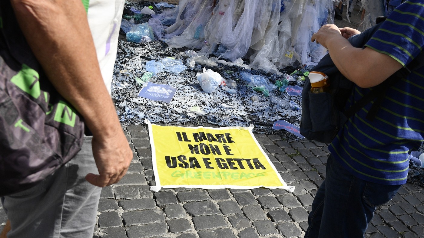 “Mediterraneo plastic free”. Parte la petizione del Wwf
