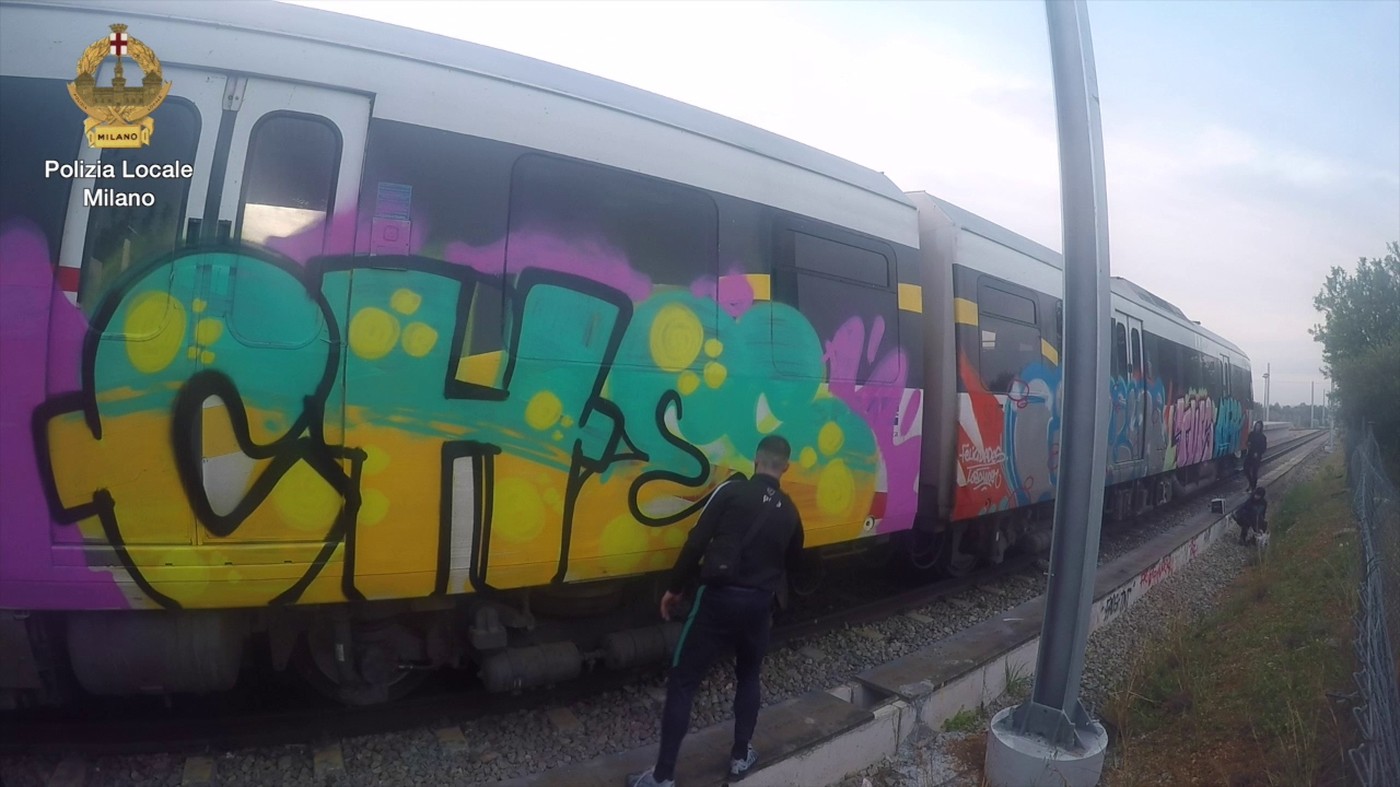 Milano, hanno imbrattato la metro: indagati 11 writer spagnoli