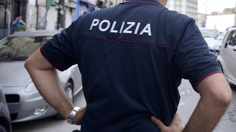 “Brutto fr…o dammi i soldi”. Tre arresti per aggressioni omofobe a Ragusa