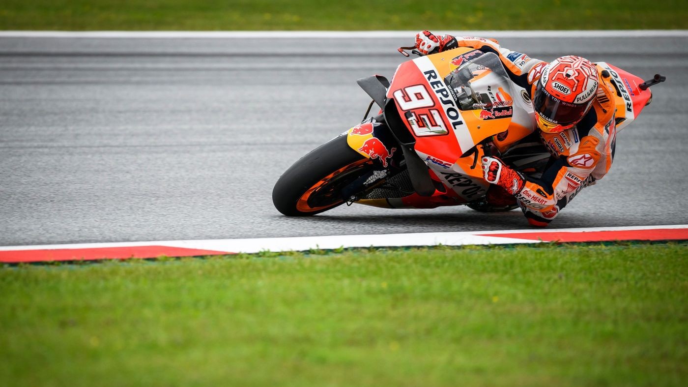 MotoGp, Marquez pole in Austria per 2 millesimi: beffa Dovi, male Rossi