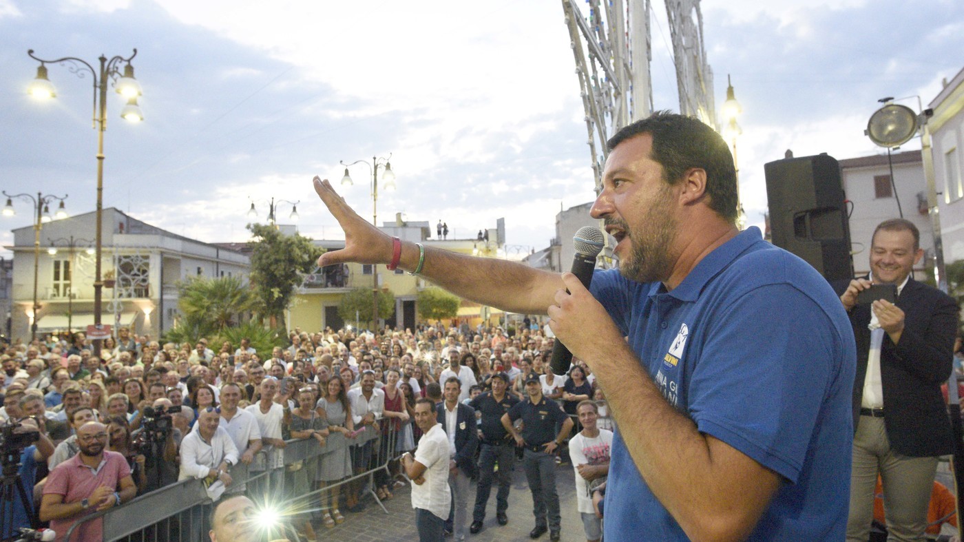 Salvini a Forza Italia: “Scelga tra futuro e Renzi”. Tajani: “Mollerà Di Maio”
