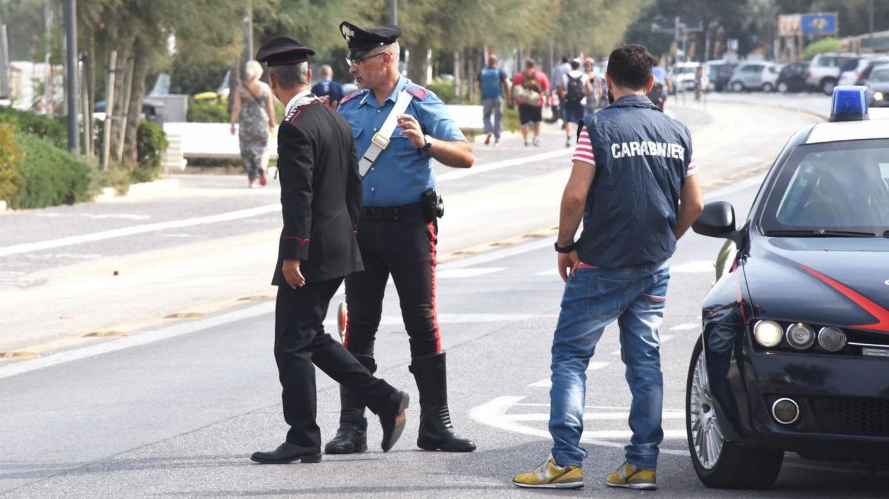 Lecce, 15enne denuncia violenza sessuale: un identificato