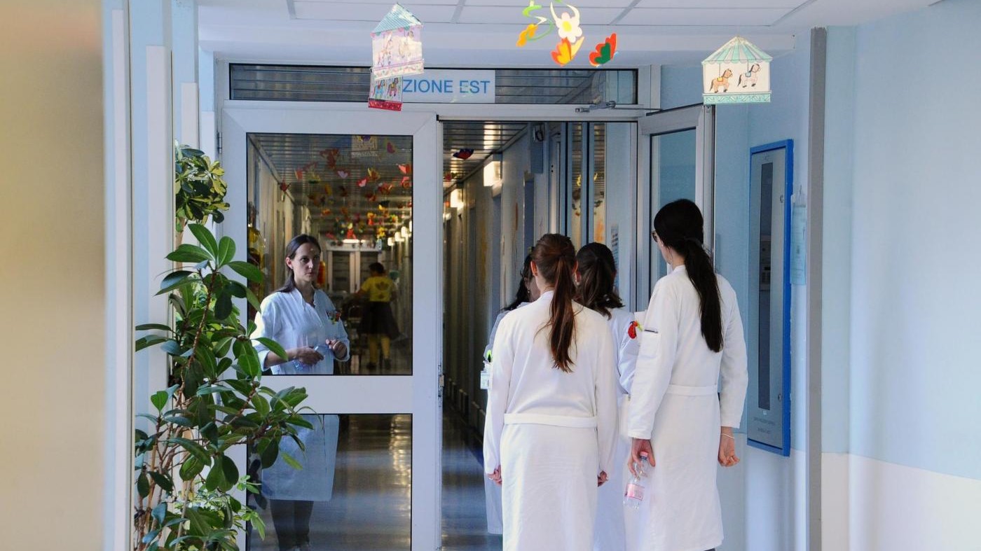 Brescia, indagati i medici del reparto dove è morto il neonato