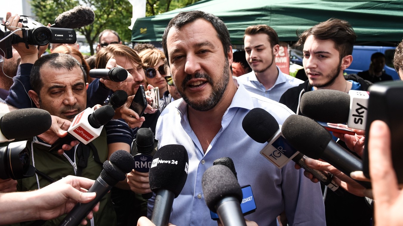 Genova, la promessa di Salvini: “Nella prossima manovra soldi per messa in sicurezza del Paese”