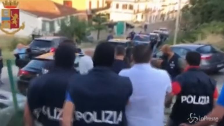 ‘Ndrangheta: arrestato il capo cosca Abbruzzese, considerato ricercato pericoloso