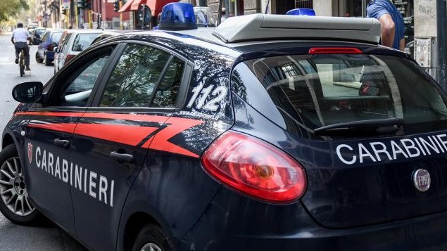 Torino, 26enne uccide patrigno a colpi di pistola e poi chiama carabinieri