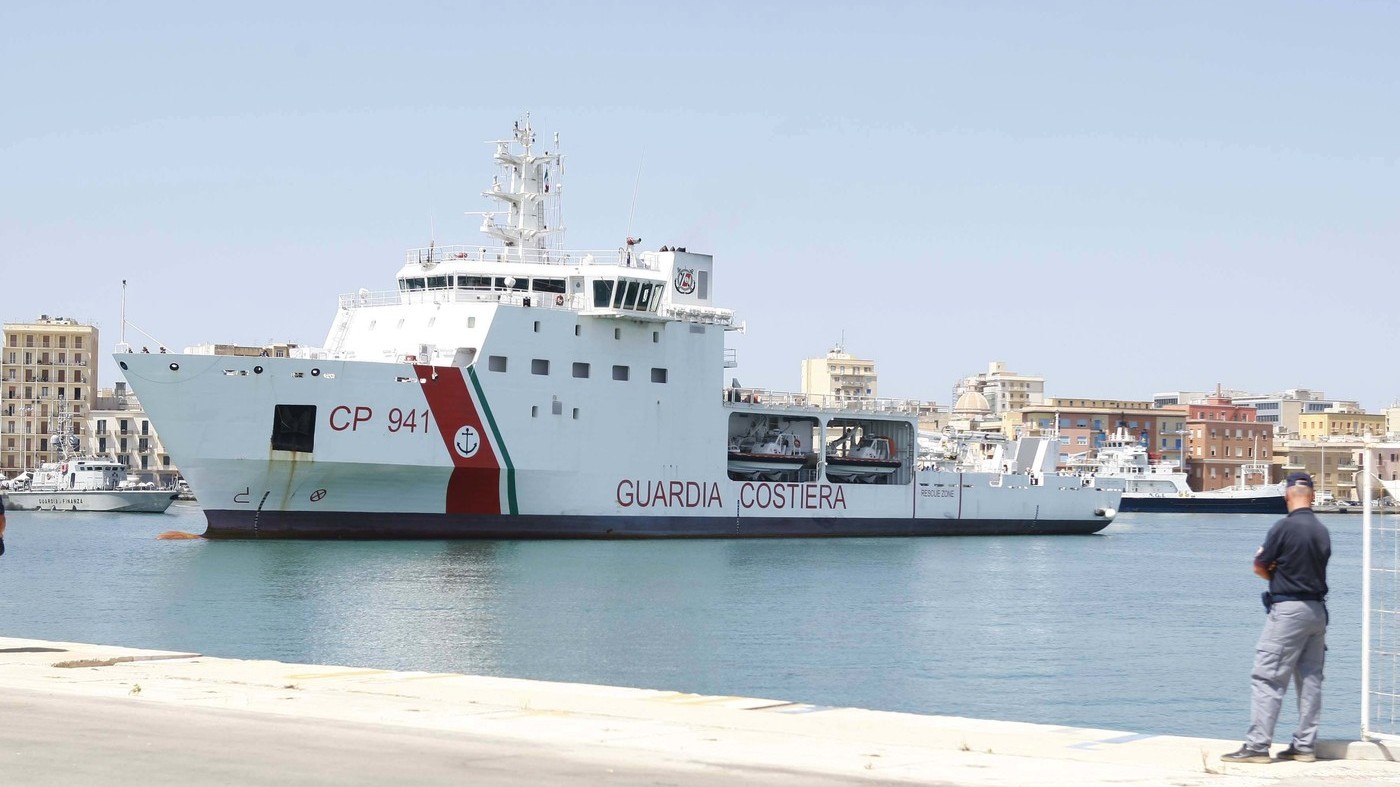 Nave Diciotti, Salvini: “O interviene l’Europa o riaccompagneremo i migranti in Libia”