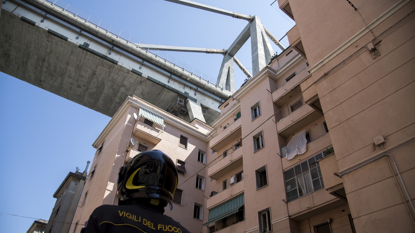 Genova, scricchiolii da Ponte Morandi: stop al recupero dei beni nelle case degli sfollati