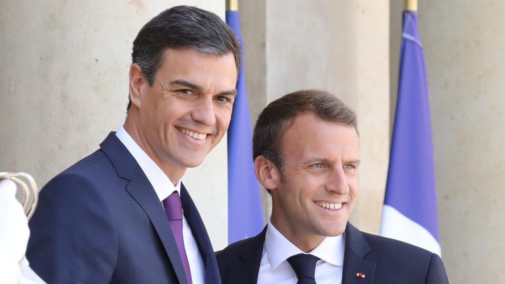 Macron: “In Italia non c’è una crisi migratoria, ma politica causata da estremisti”. Sanchez: “Roma egoista”