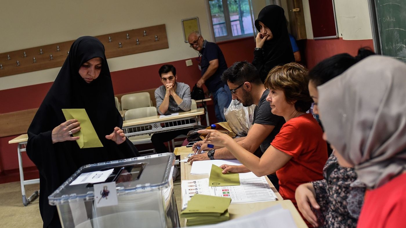 Turchia, osservatrice elettorale italiana arrestata verso espulsione
