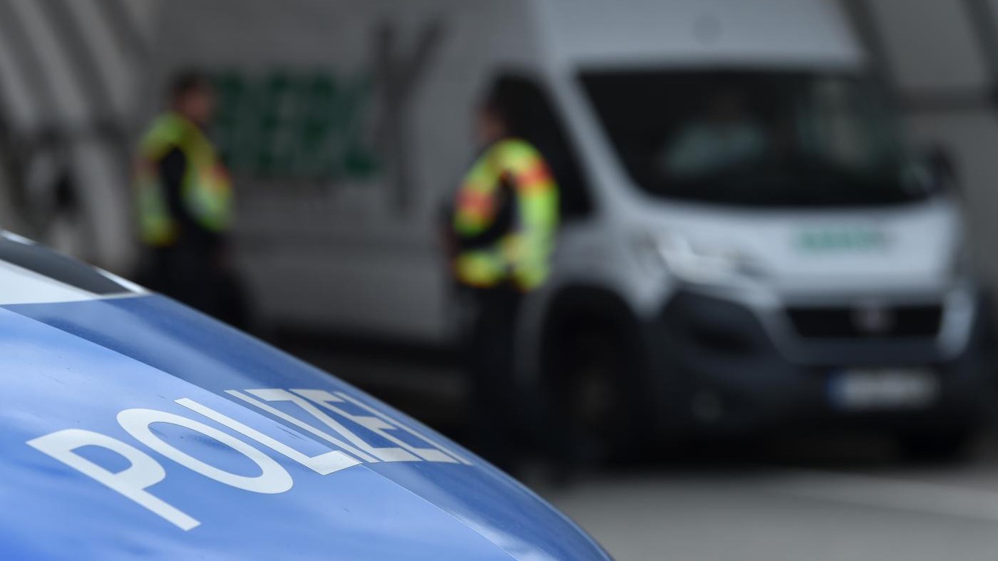 Austria, treno deraglia e due vagoni si ribaltano: diversi i feriti