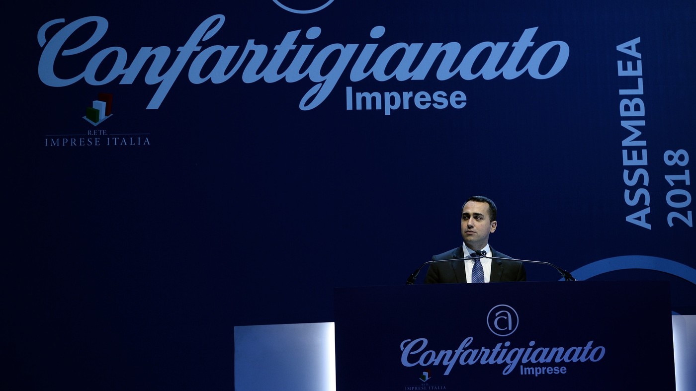 Di Maio: “30 minutis di internet gratis a chi non può permetterselo”