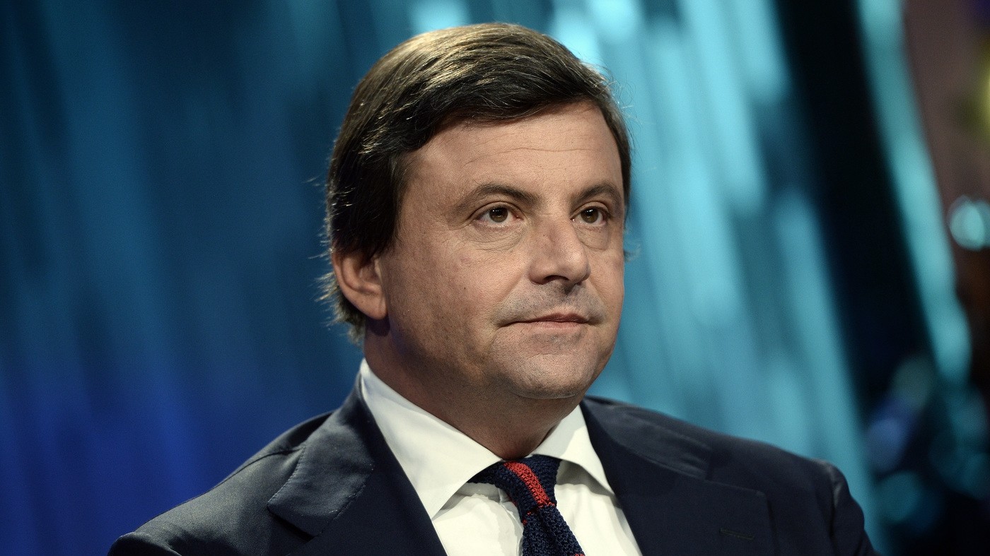Calenda lancia il Manifesto Repubblicano: “Superiamo gli attuali partiti”
