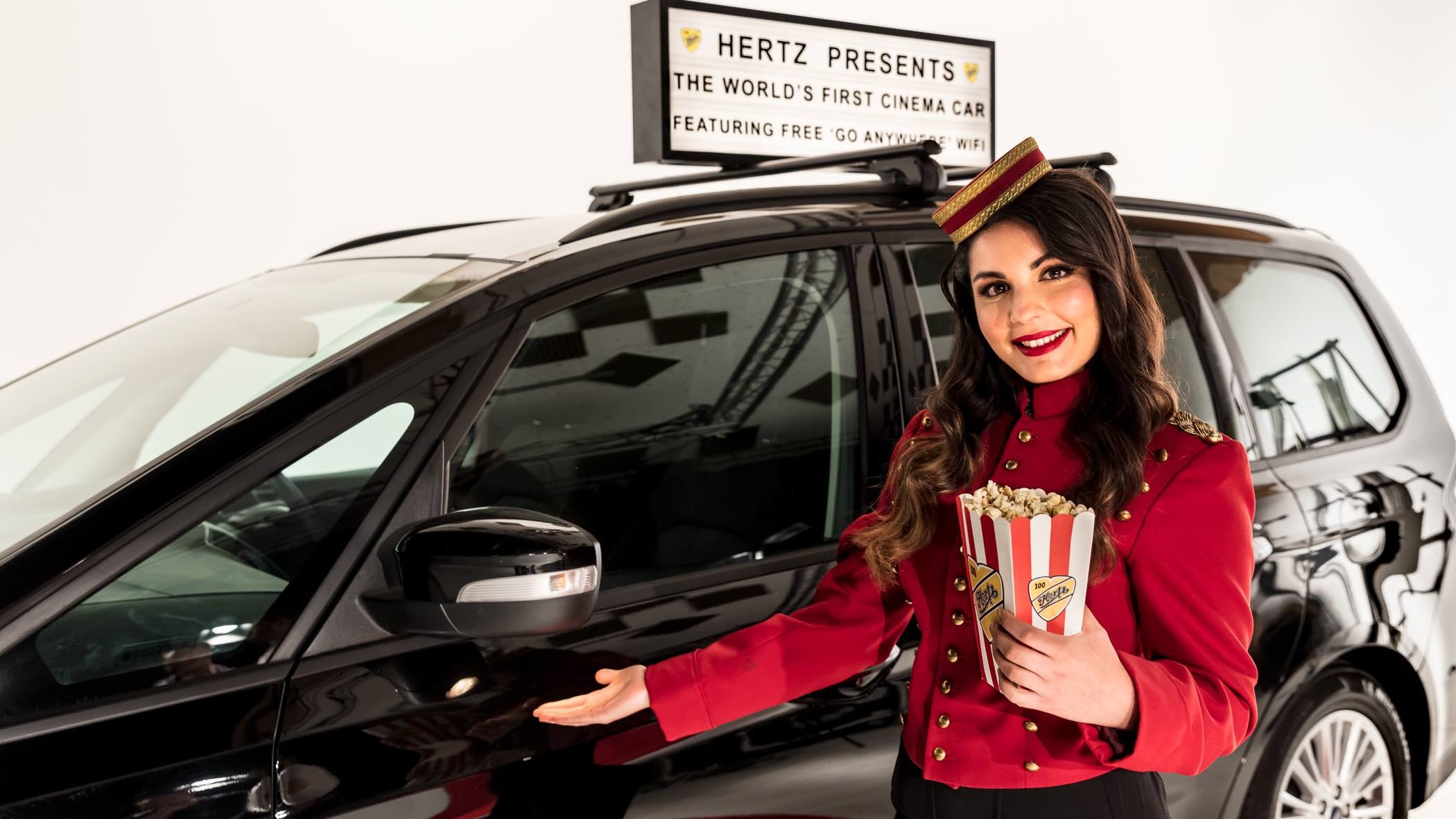 Hertz, arriva la prima Cinema Car al mondo