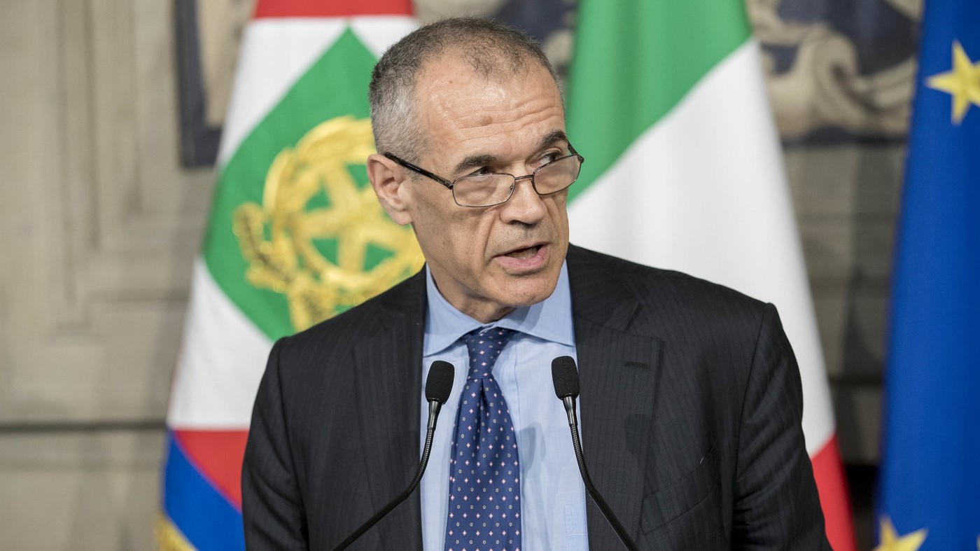 Conti pubblici, lo studio di Cottarelli: “Senza Monti il debito sarebbe al 145% del Pil”