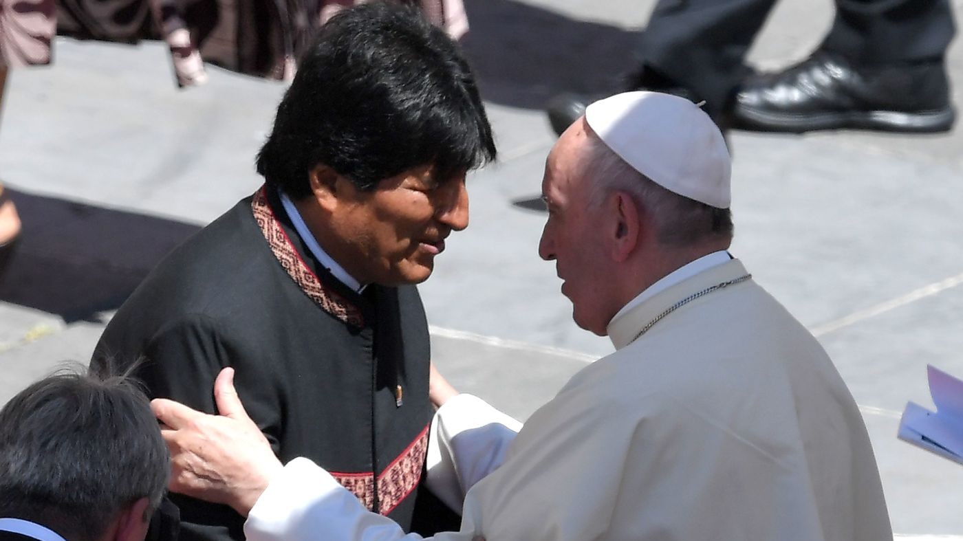 Russia 2018, scambio di battute tra il Papa e Morales: “Vediamo cosa fa l’Argentina”