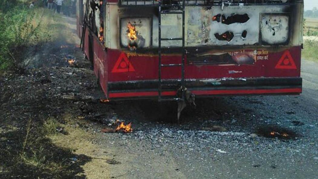 India, cade bus in un burrone: 48 i morti, 13 i feriti
