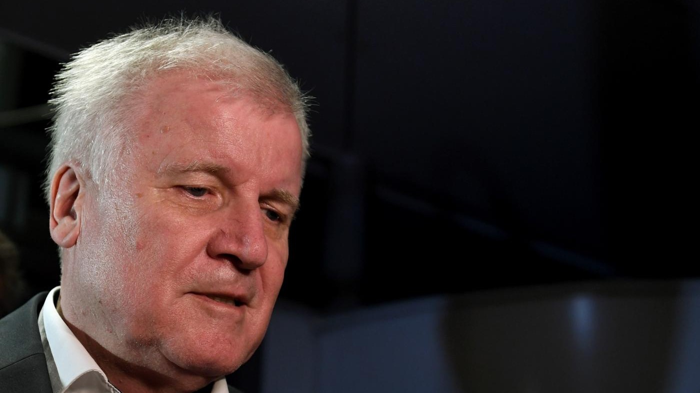 Germania: Cdu e Csu provano a ricucire lo strappo di Seedhofer