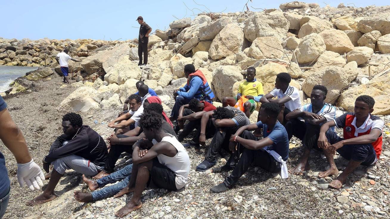 Naufragi al largo della Libia: oltre 170 i migranti dispersi
