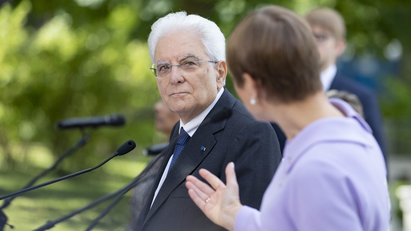 Migranti, Mattarella: “Serve razionalità, chiusura confini è da evitare”