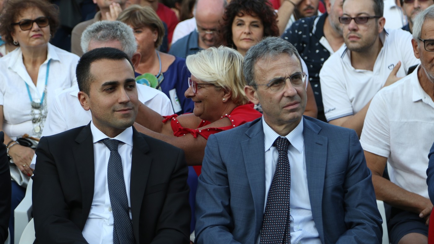 Costa presenta dl terra dei fuochi a casa di don Diana: “È tempo di bonifiche”