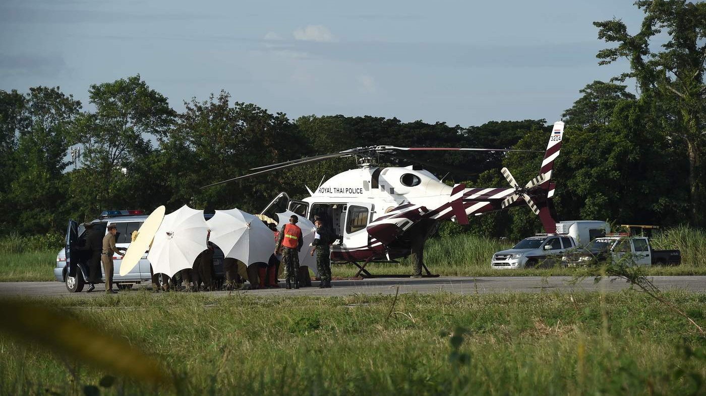 Thailandia, salvati altri 4 ragazzi: gli ultimi 4 e l’allenatore verranno recuperati martedì