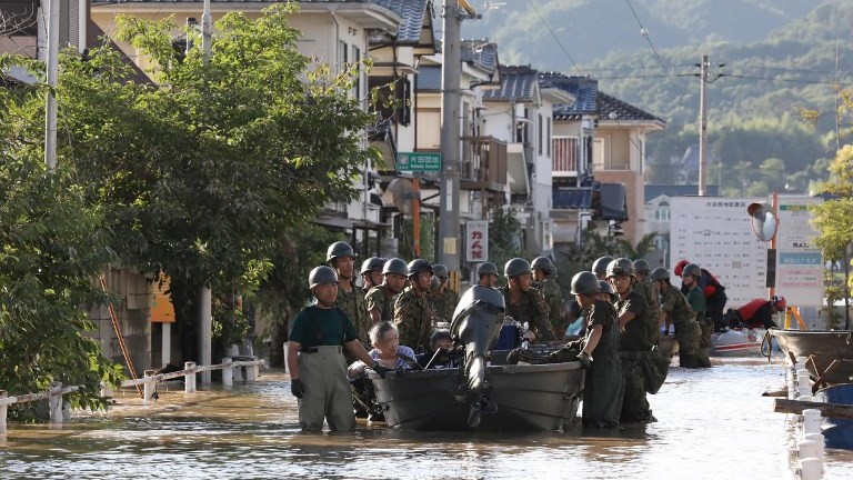 Giappone, 156 morti per l’alluvione: si cercano i dispersi