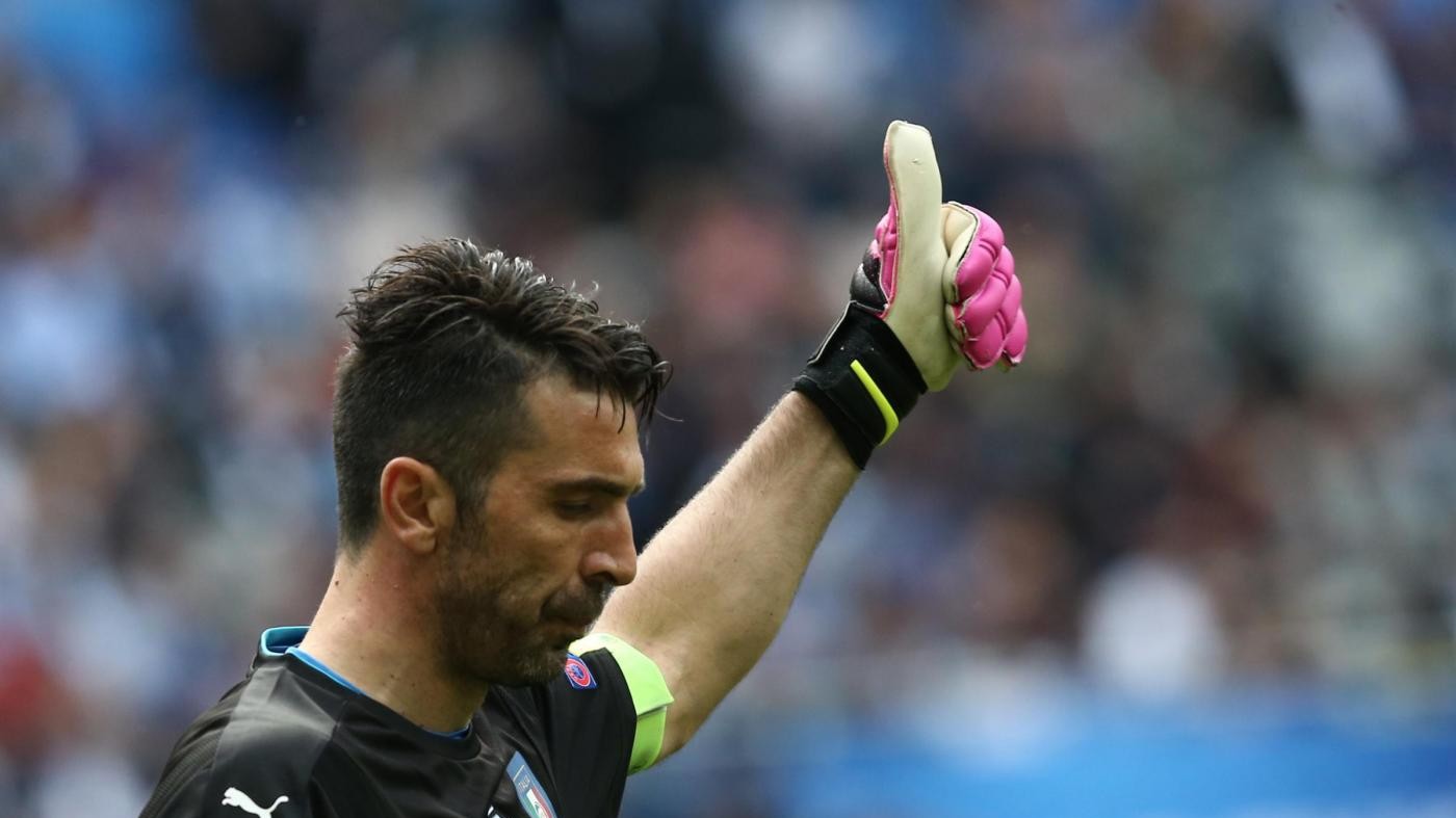 Buffon al Psg, primo allenamento e selfie al Parco dei Principi