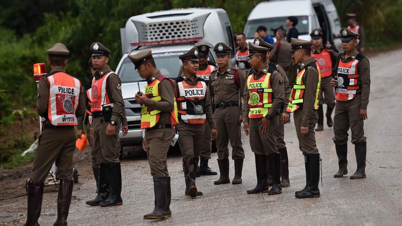 Anche il coach fuori dalla grotta: tutti salvi i “cinghialotti” thailandesi