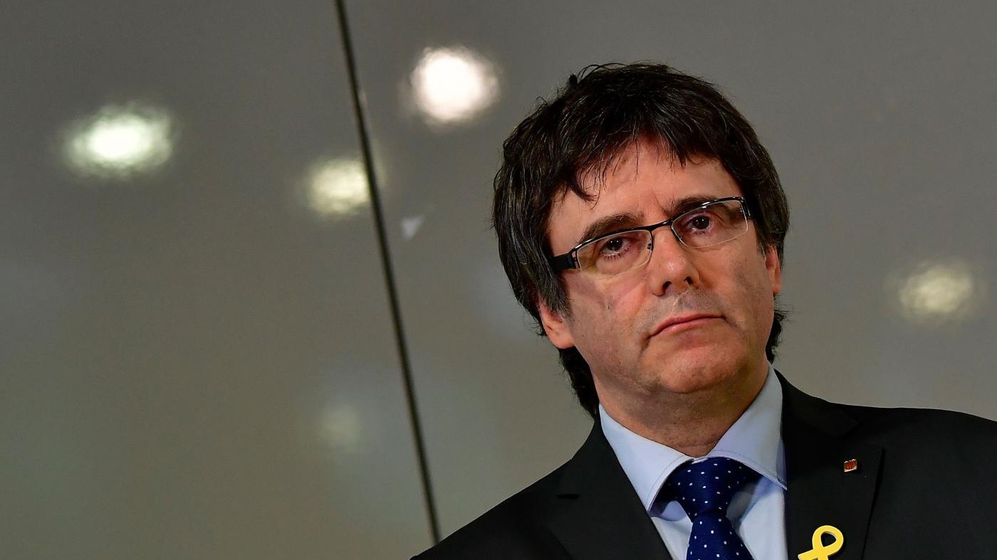 Catalogna, corte Germania: “Sì estradizione Puigdemont per corruzione”