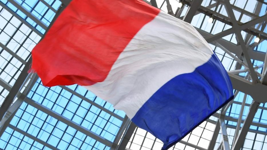 Francia, Assemblea nazionale: “Via la parola ‘razza’ dalla Costituzione”