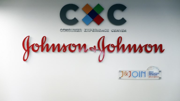 Johnson&Johnson condannata a pagare 4,7 miliardi di dollari: “Talco provoca il cancro alle ovaie”