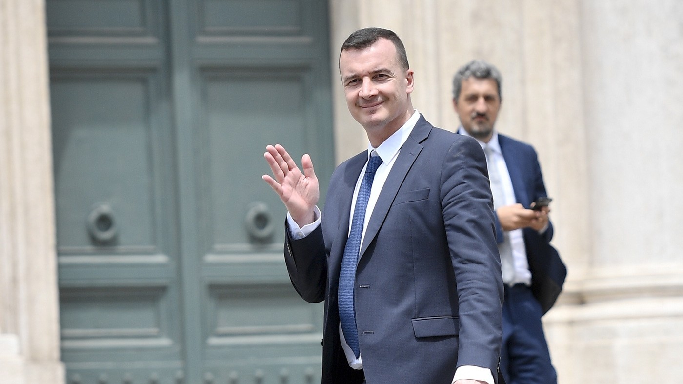 Casalino contro Il Foglio: ‘Chiude’. Poi si scusa: ‘Scherzavo’