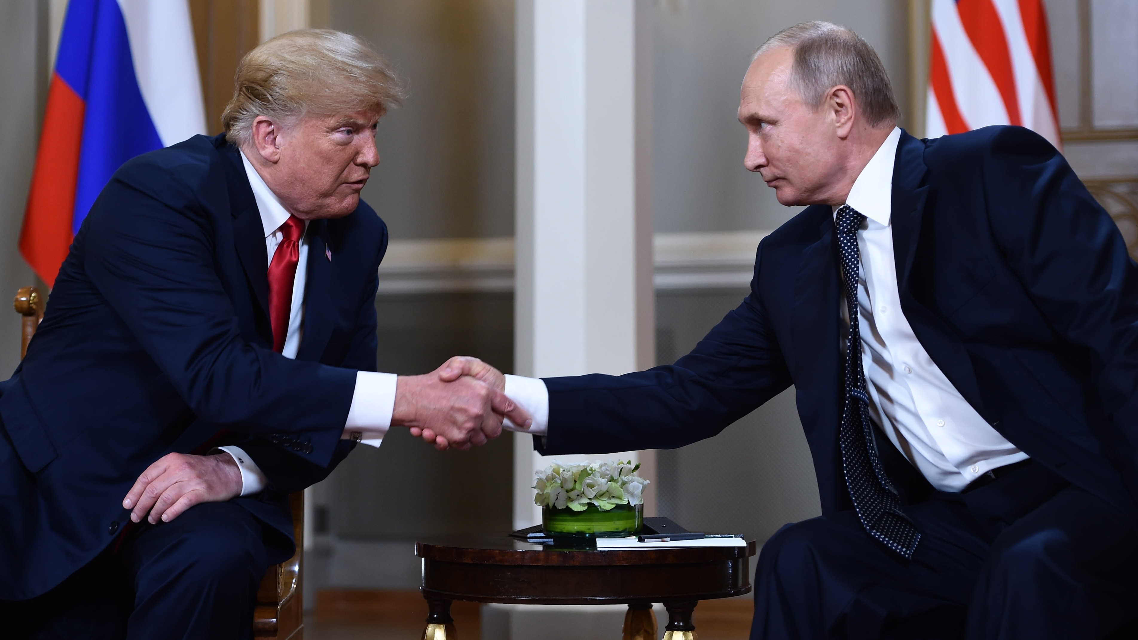 Summit a Helsinki, Putin: “No interferenze in elezioni Usa”. Trump: “Russiagate è una farsa”