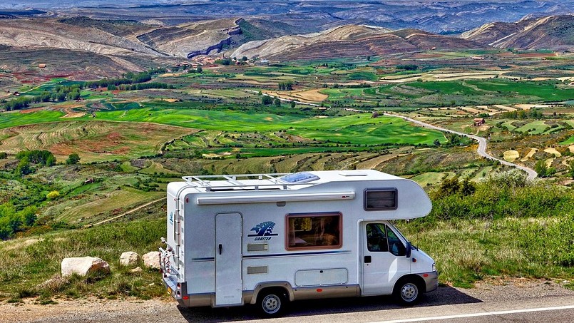 Boom vacanze in camper e caravan: alla scoperta dei borghi anti-afa