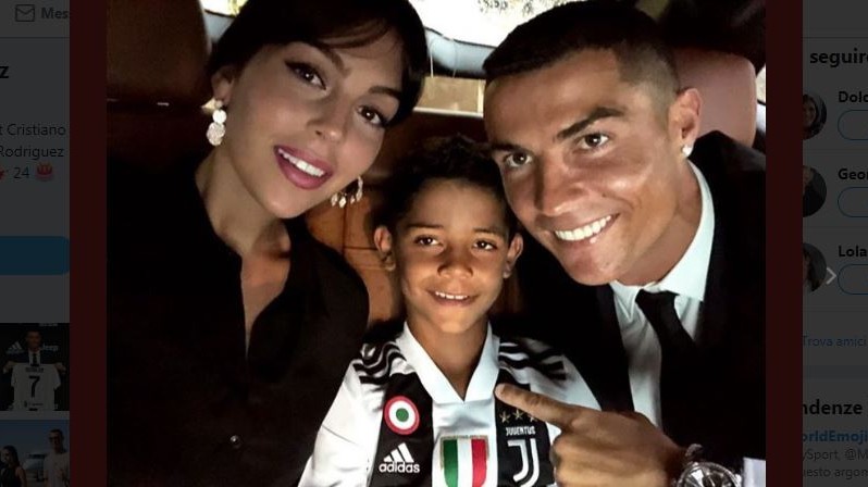 Cristiano Ronaldo ritratto con la maglia della Juventus