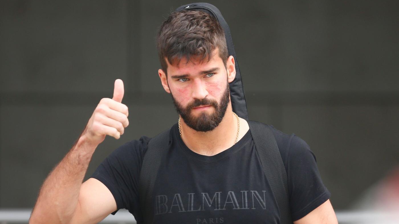 Liverpool, assalto ad Alisson. Inter insiste per Vrsaljko