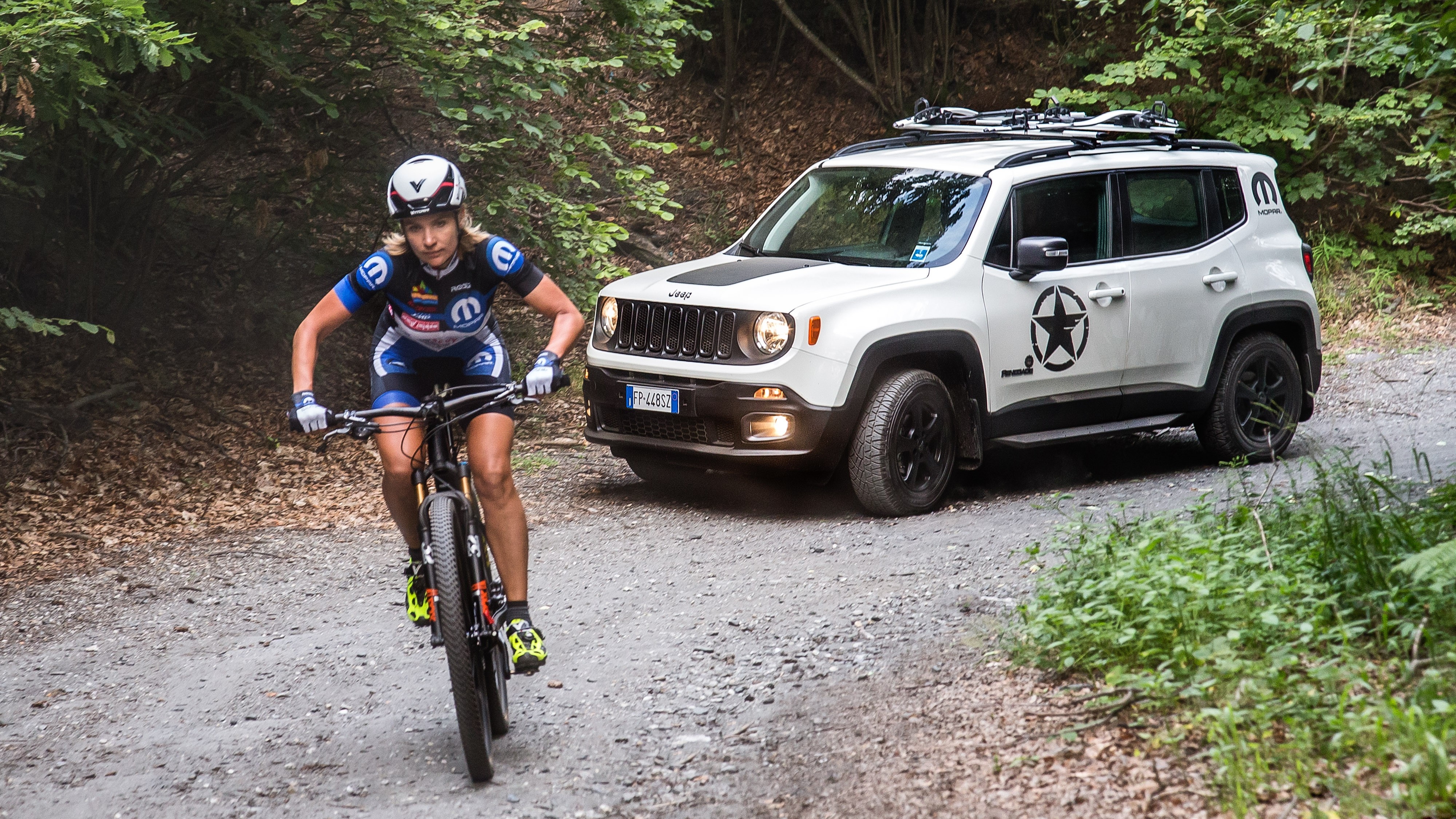 Mopar rinnova con Elena Novikova, stella della MTB
