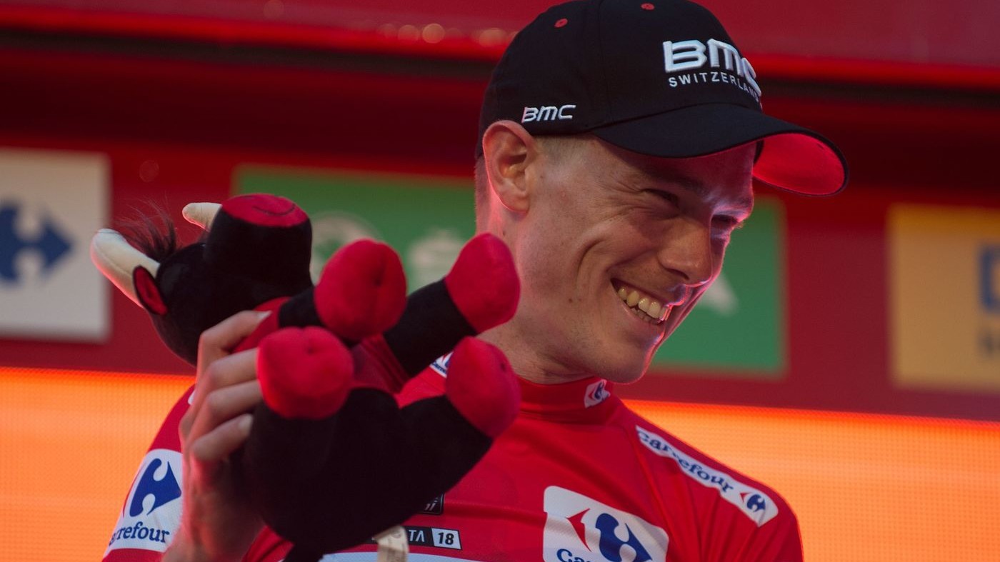 Vuelta, la prima tappa a Dennis. Aru e Nibali perdono 40″