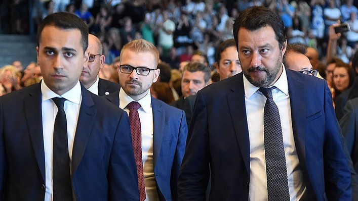 Diciotti, Di Maio: “Salvini vada avanti, ma pieno rispetto per magistratura”. Fermati presunti scafisti