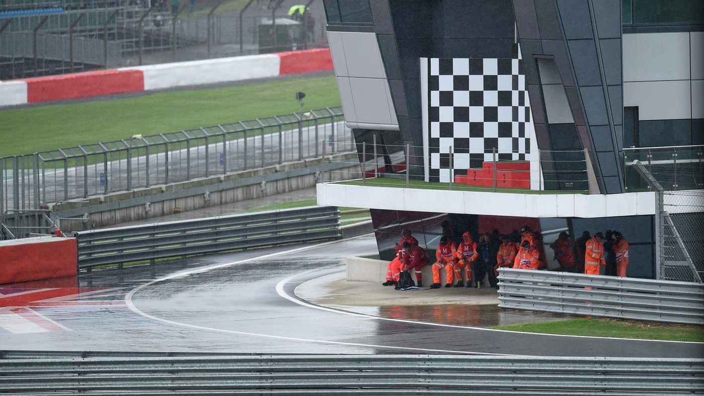 MotoGp Gran Bretagna, piove ancora. Altro rinvio: nuovo tentativo alle 17.30