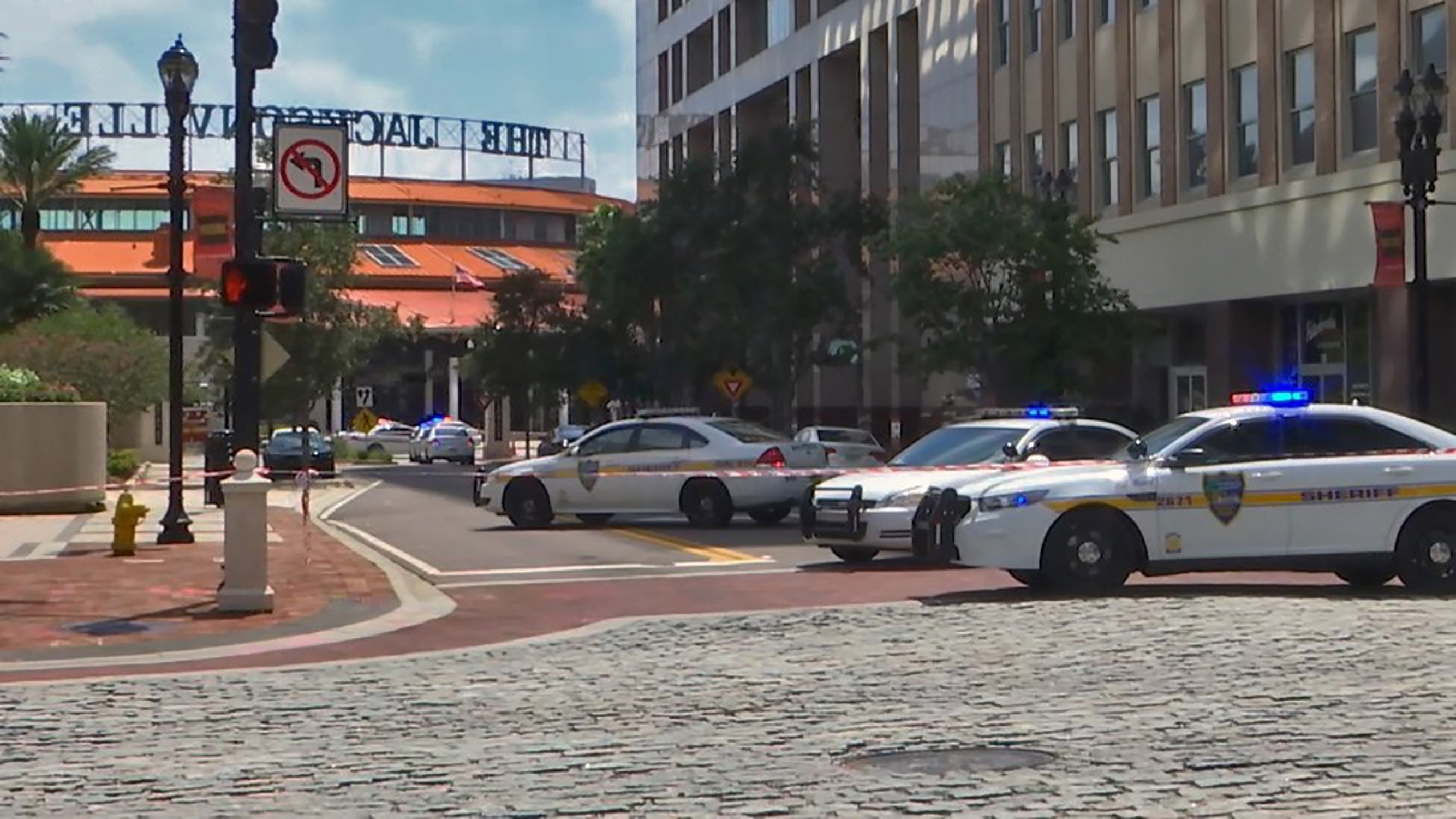 Florida, sparatoria a Jacksonville durante un torneo di videogame: 3 morti, tra cui aggressore