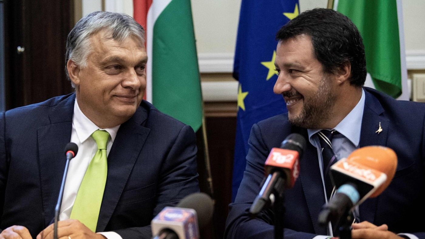 Orban da Salvini: “Fermare immigrazione è possibile, Matteo non arretrare”