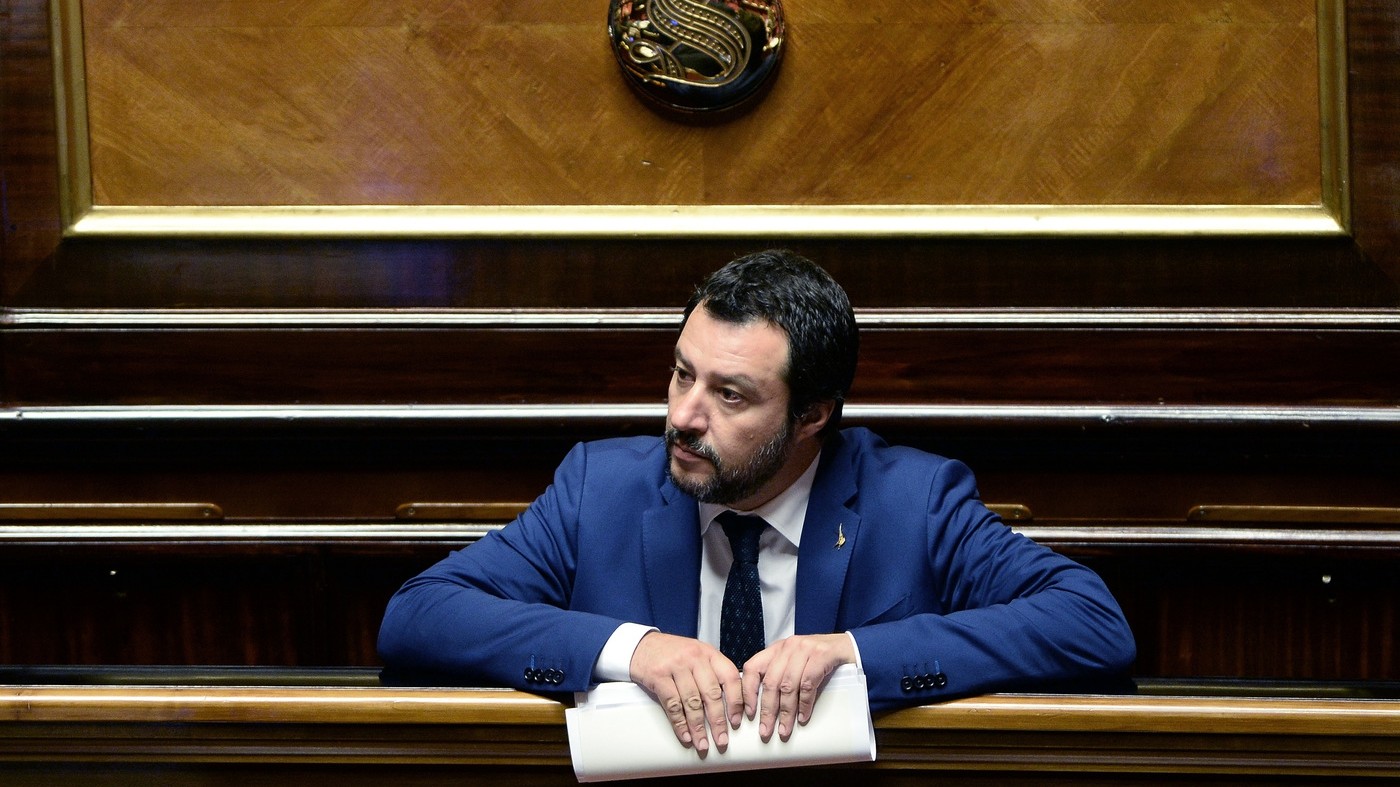 Futuro incerto per il centrodestra: Lega traino, ma con 49 milioni di debiti chiude baracca