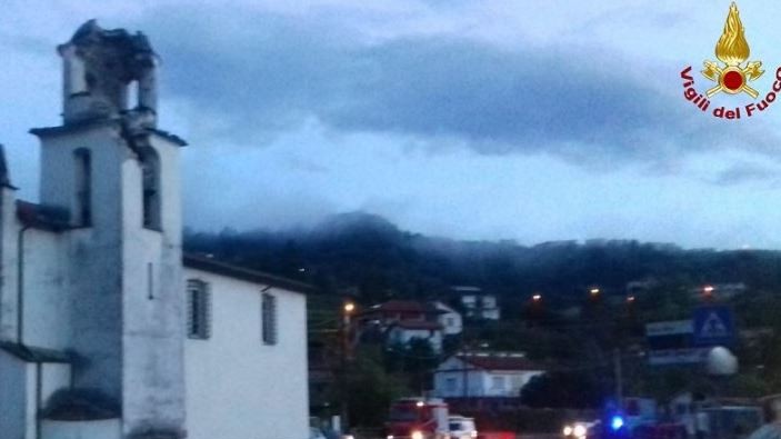 La Spezia, fulmine fa crollare parte del campanile di Beverino