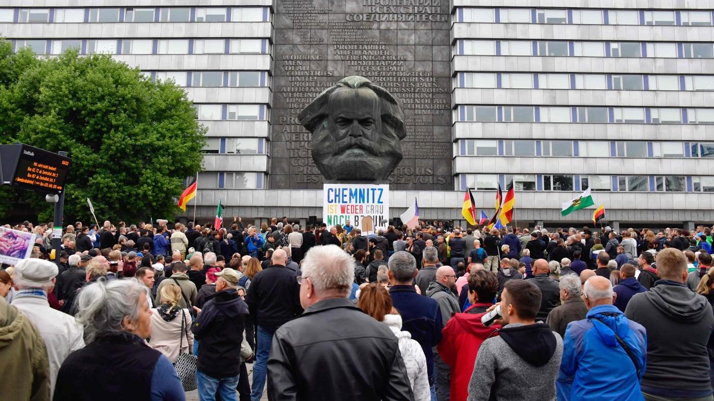 Germania, scontri ultradestra-antirazzisti a Chemnitz: tensione resta alta