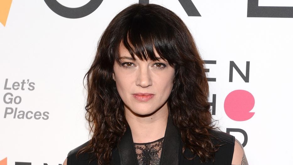 Asia Argento ribalta le accuse: “E’ stato Bennett ad aggredirmi”. Ma ormai è fuori da ‘X Factor’