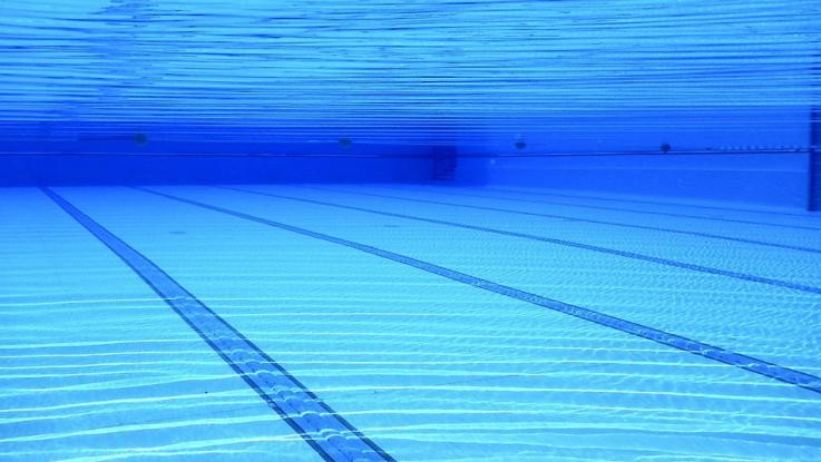 Nuoro, bimbo annegato in piscina: 4 indagati tra cui i genitori